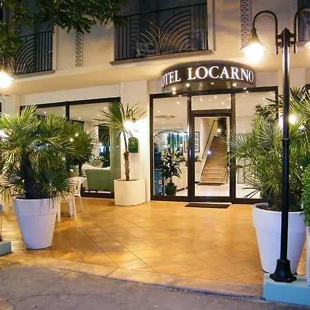ホテル Locarno 3*
