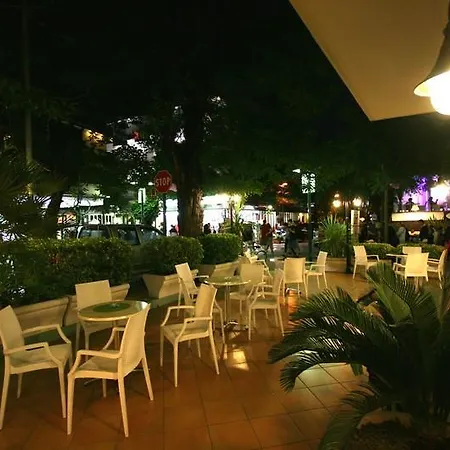 Locarno ホテル カットーリカ